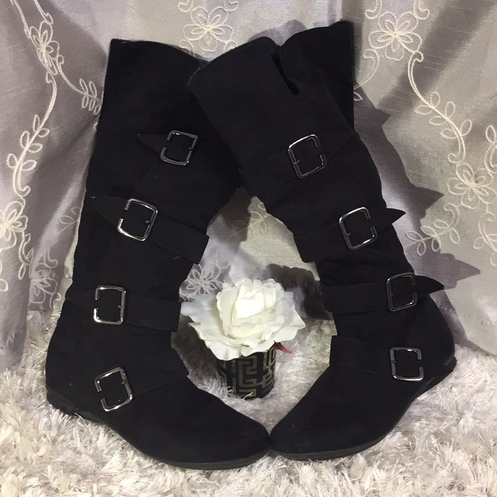 EUC Wanted Black Faix Suede Buckled Boot, 9